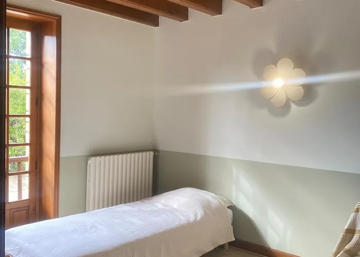 Maison De Charme Renovee, Perigord Vert, France بيت للعطل