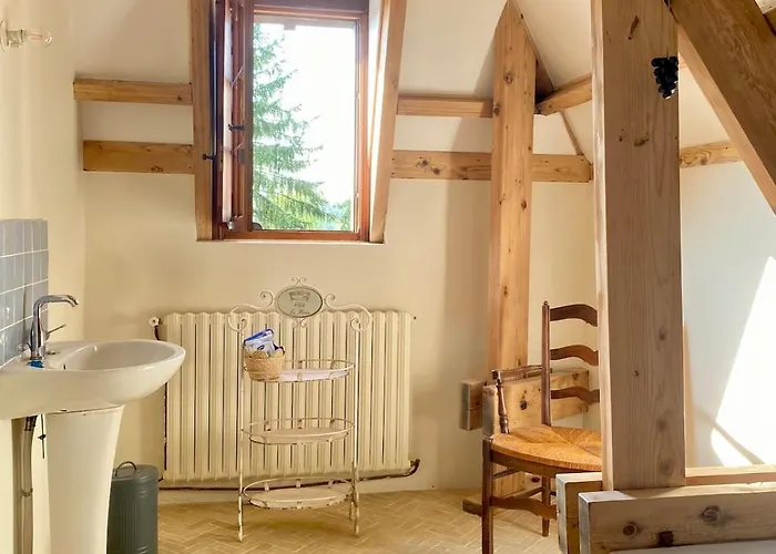 Maison De Charme Renovee, Perigord Vert, France بيت للعطل *